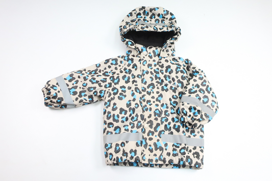 Fleecegefütterte Regenjacke mit Leopardenmuster von Nordbjörn – Größe 80 – Grau