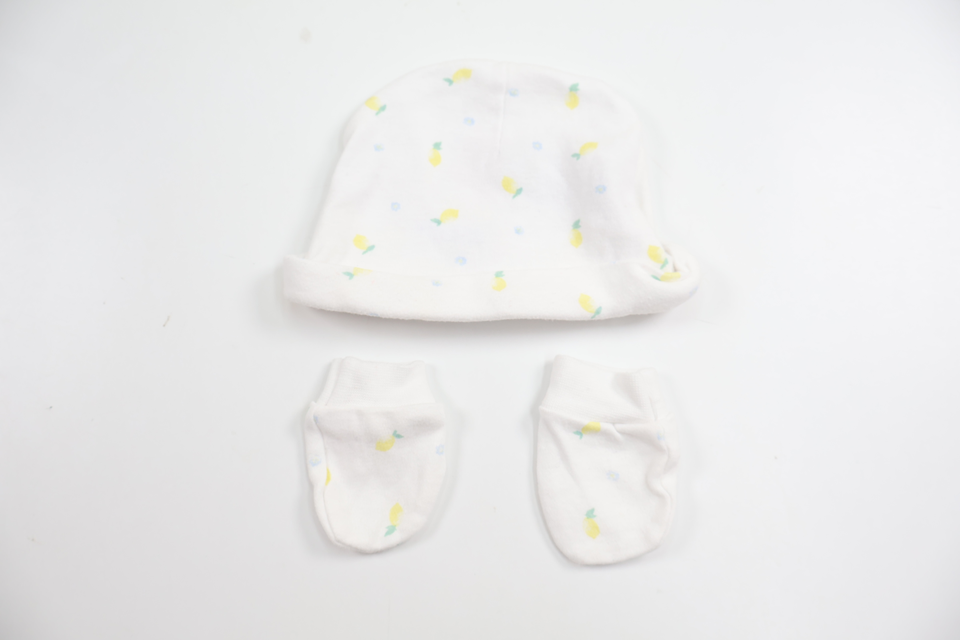 Hat with matching mittens from So Cute - Size 56/62 - White
