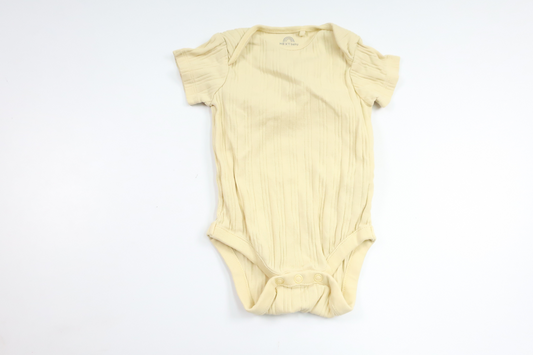 Ribbad body från Next - Storlek 62/68 - Gul