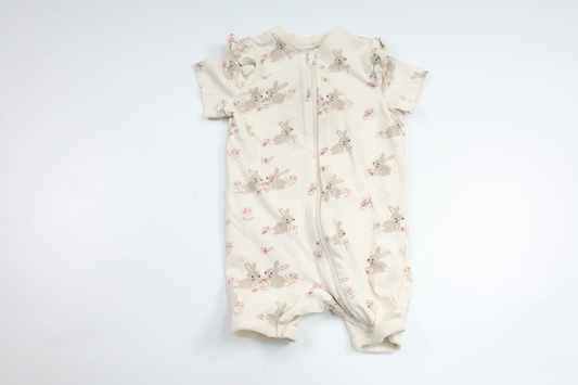 Pyjamas med kaniner från Kappahl - Storlek 62 - Benvit