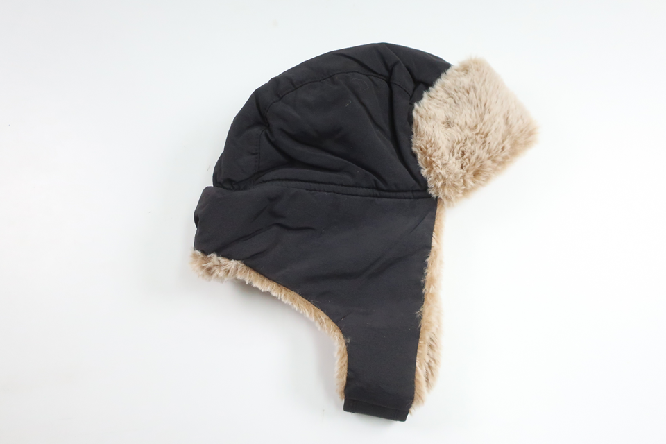 Fleecegefütterte Helmmütze/Wintermütze von Kappahl – Größe 48/50 – Schwarz