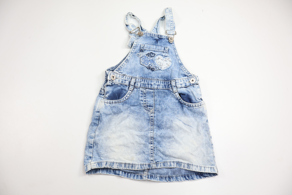 Jeansklänning från Sani - Storlek 104 - Denim