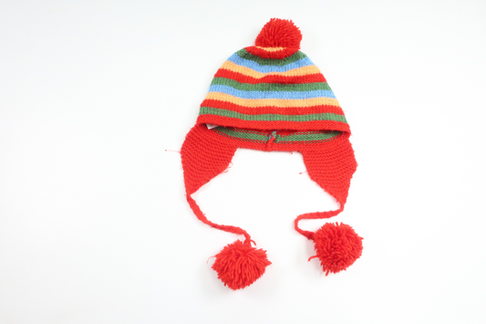 Stickad mössa med tofs från Hemstickat - Storlek 80/86 - Röd