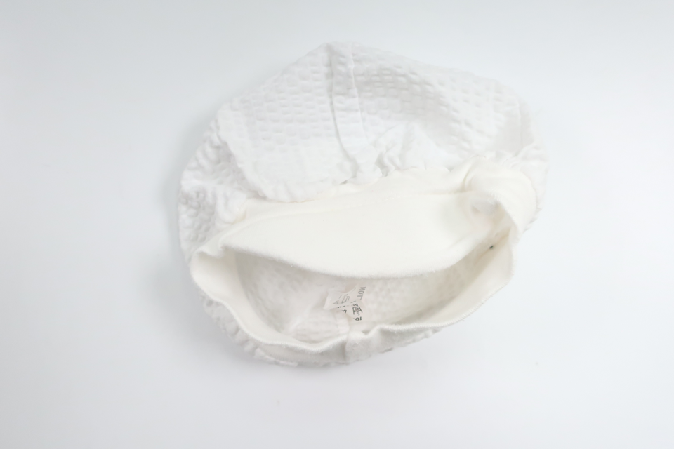 Mössa från Okänt - Storlek 56/62 - Vit